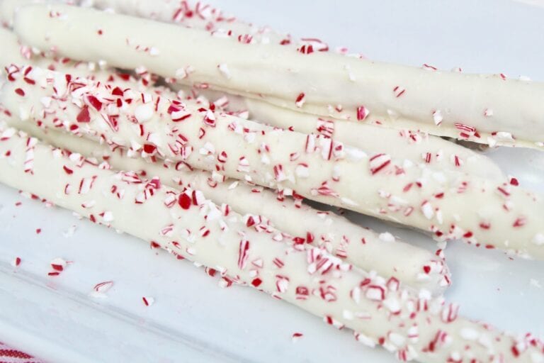 Valentine’s Day White Chocolate Dipped Peppermint Pretzel Rods