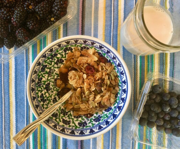 The Perfect Healthy and Delicious Homemade Granola Recipe