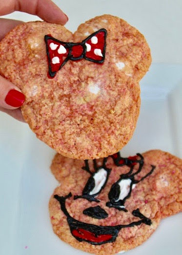 minnie mouse shaped cookies with Minnie's face in icing