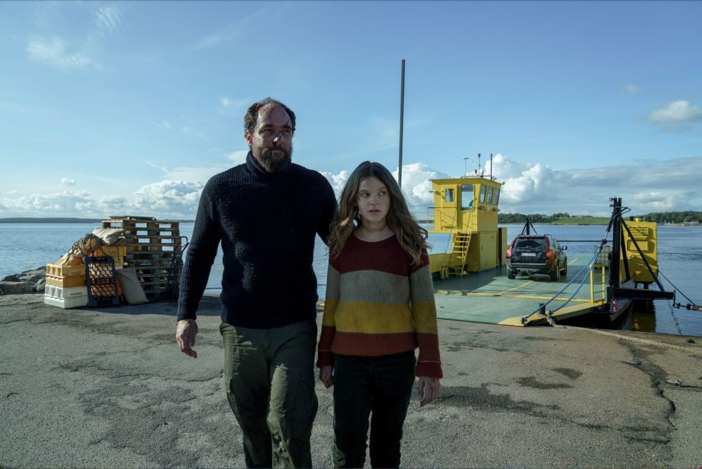 Møller takes Josefine to the ferry and tells her to forget what happened. 