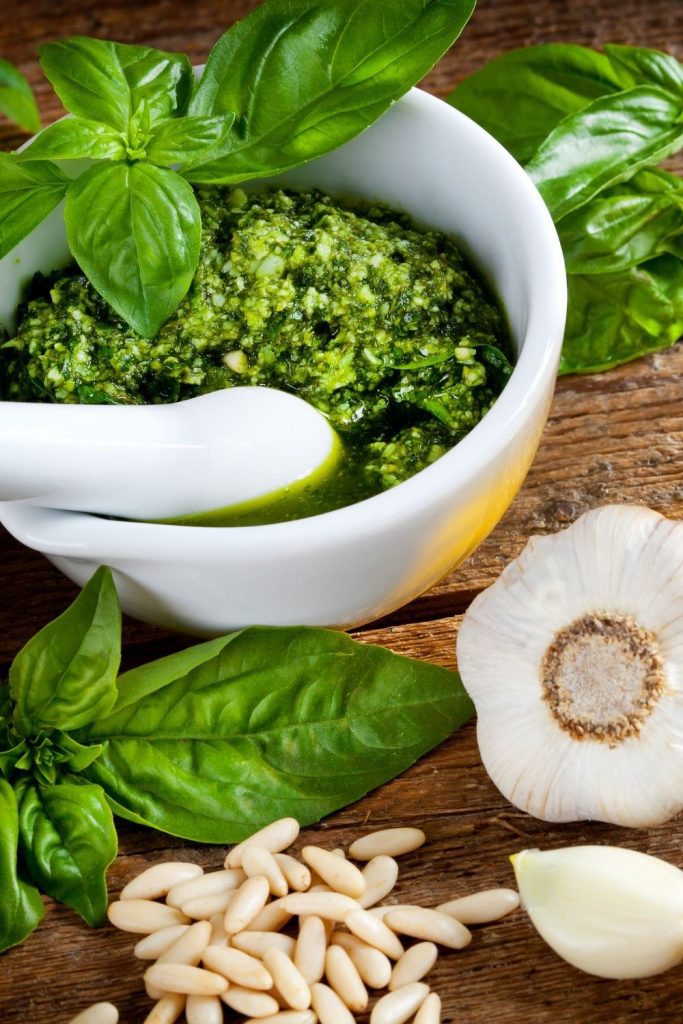 Pesto with onion and spinach what to serve with bloody marys
