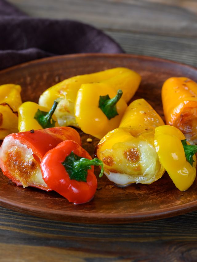 stuffed mini sweet peppers with mozzarella 