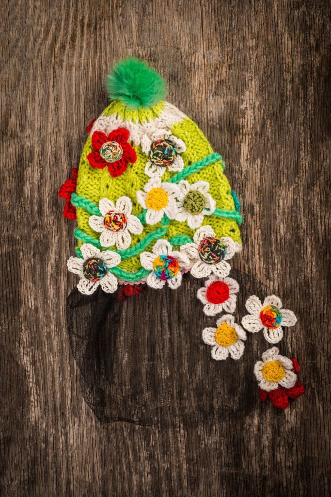 crochet hat with flowers