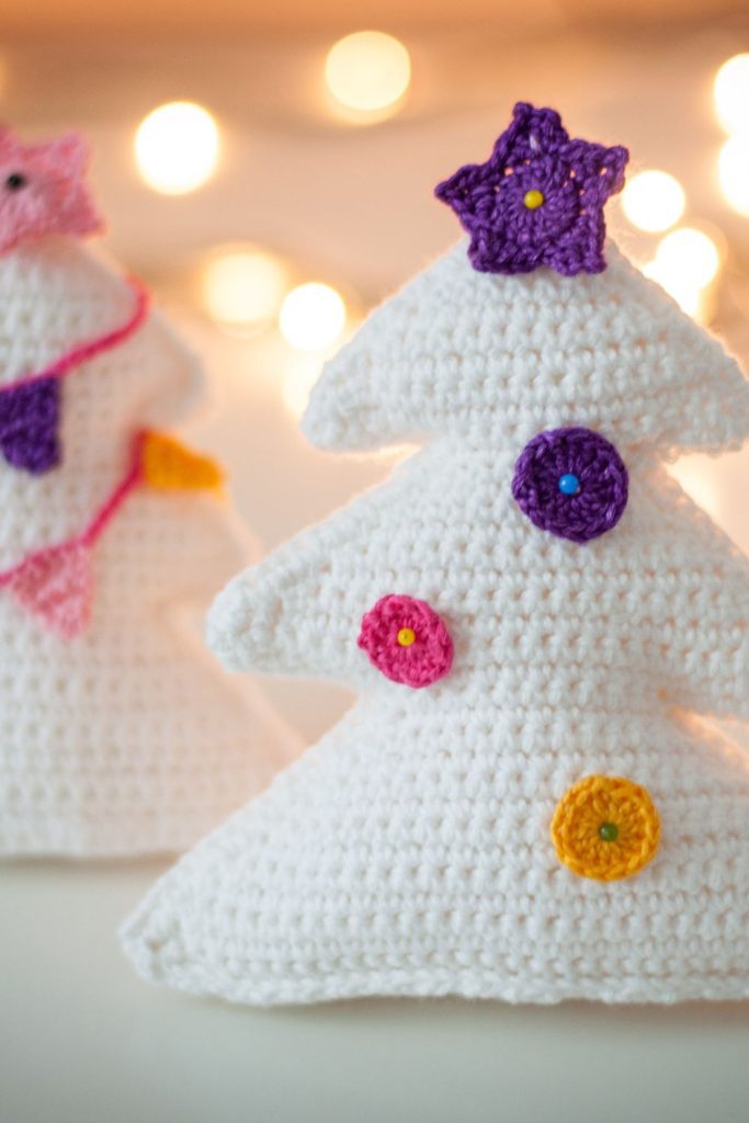 white crochet christmas trees