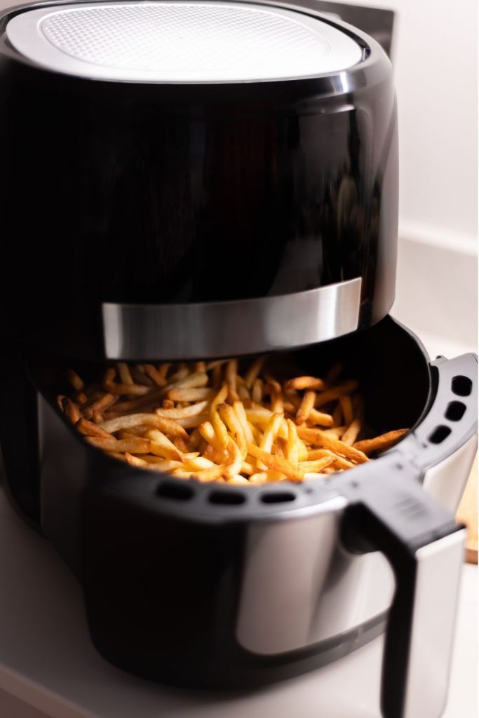 air fryer cooking french fries