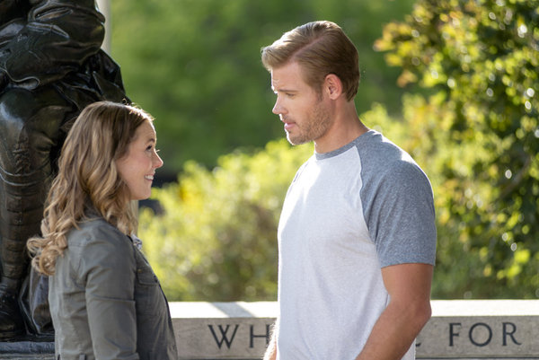 Ashley Williams and Trevor Donovan in Love on the Limb