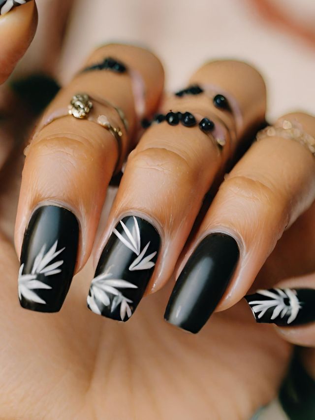 30 Elegant Black Nail Designs For Classy Beauty | Black nail designs,  Elegant nail designs, Black nails