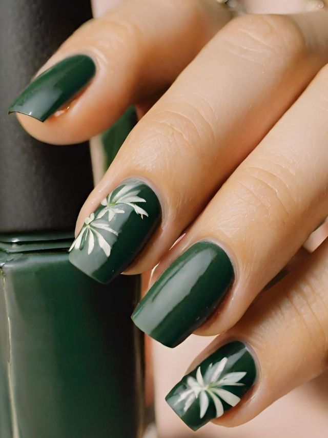25 Chic Olive Green Nails You'll Want To Get For Your Next Mani | Green  nails, Gold nails, Green nail art