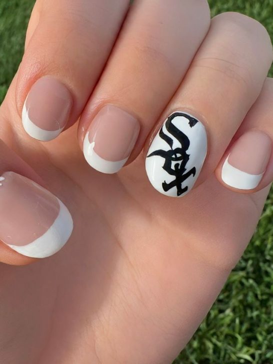 Get the perfect Chicago White Sox nail design for game day with these stunning nail art options.